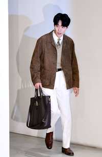 [포토] 류준열 ‘플레시 세례 받으며 입장’