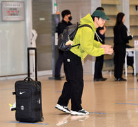 [포토] ‘팬들 향해 고개숙인는’ 이강인