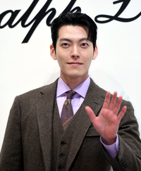 [포토] 김우빈 ‘심쿵 아이컨택’