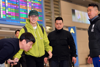 야유도, 큰 환대도 없었다…‘하극상 논란’ 이강인, “감사합니다” 미소 띤 채 ‘일부 팬 환영 속’ 한국 입국 [SS현장]