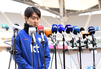 [포토]이강인, 수많은 마이크 앞에서...