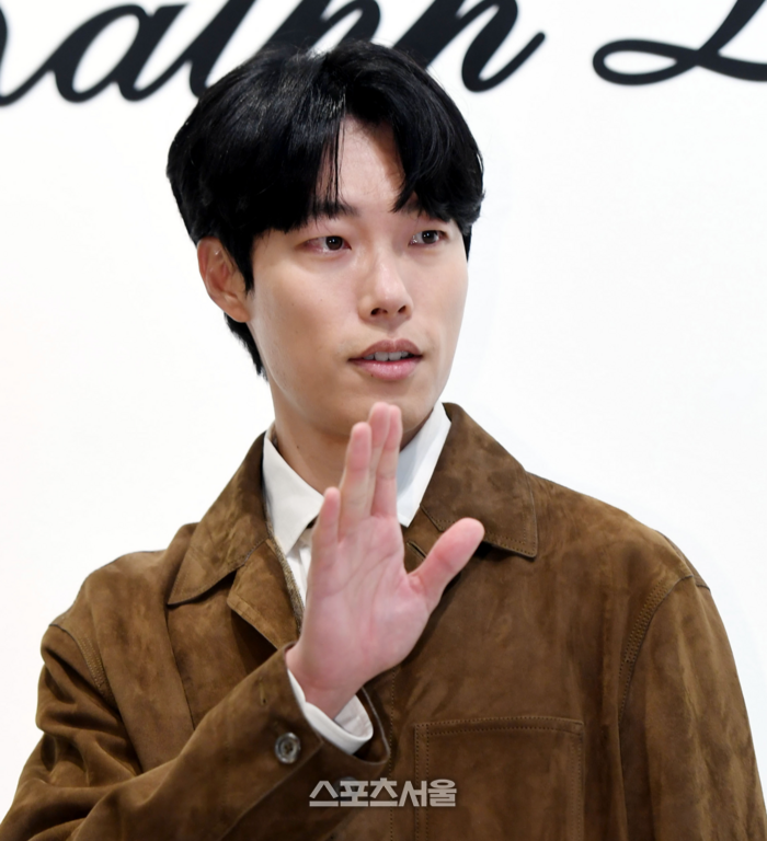 [포토] 류준열 ‘쏟아지는 관심에도 당당하게’