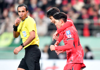 [포토]‘이강인에 어깨동무’ 손흥민