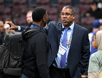 [사진] 켄 그리피 주니어와 이야기 나누는 에두아르도 페레즈