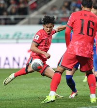 [포토]정우영, 회심의 오른발 발리슛