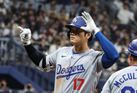 ‘통역 절도+해고’에도 LA 다저스 오타니, 2번 지명타자 선발 출장 [서울시리즈]