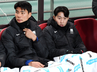 [포토]벤치에서 시작하는 이강인