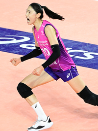 이 악문 김연경, 미친 수비 후 공격까지…‘17-22 뒤집은’ 흥국생명, 정관장 꺾고 100% 확률 낚았다 [현장리뷰]