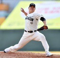 [포토]‘8회초 책임질게요’ 이로운