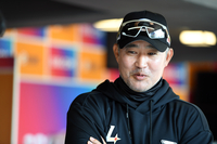 [포토]‘데뷔전 승리감독의 여유’