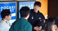 [포토]‘개막전 승리 복기하는’ 김광현