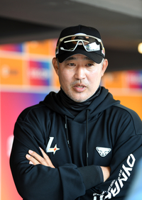 [포토]‘기자들과 이야기 나누는’ 데뷔전 승리 이숭용 감독