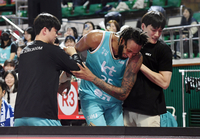 [포토]41득점 올리며 KT의 승리를 이끈 패리스 배스