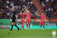 ‘이재성 선제골’ 한국, 태국 원정서 1-0 전반 종료 [태국전]