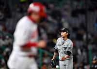 변우석·아이유, 압도적 비주얼 투샷