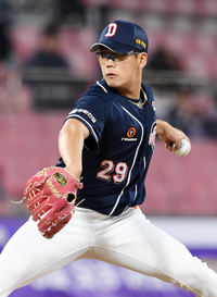 [포토]힘차게 공 던지는 두산 이병헌