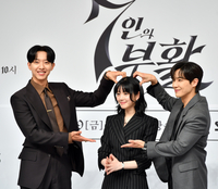 [포토]‘부러우시죠··’ 7인의 부활 이정신, 이유비, 이준