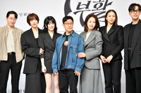 [포토] ‘여배우들에 둘러싸인 오준혁 감독’ 7인의 부활