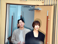 [포토] ‘오랜만입니다’ 무대 오르는 황정음