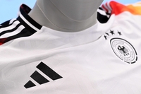 나이키에 독일 빼앗긴 ‘충격’에 파격 노리는 아디다스, 브라질-프랑스에 ‘군침’