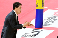 막 오르는 여자부 ‘챔프전’…강성형 감독 “레이나 공략” VS 아본단자 감독 “즐기자”[현장인터뷰]