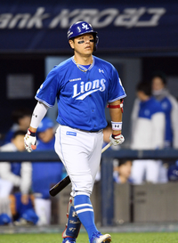 [포토]2,238 경기 출전 신기록에 만들어내는 삼성 강민호