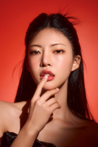 ‘군자 제니’ 허시원, 몽환적 시선 담긴 새 프로필 사진 공개