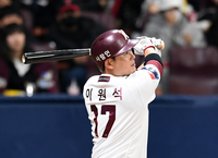 [포토]키움 이원석, 출발이 좋아!