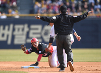 [포토] 서건창 ‘내가 빨랐어’