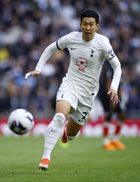 아깝다 리그 15호골, 손흥민 골대 강타…토트넘, 루턴 타운에 0-1로 뒤진 채 전반 마무리