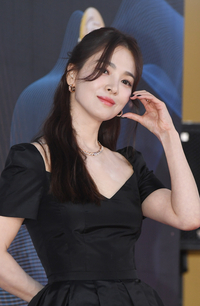 송혜교, ‘그사세’·‘그겨울’의 노희경 작가와 감동 재현한다…“대본 긍정 검토”[공식]