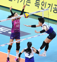 [포토]위파위의 공격을 막아내는 김연경