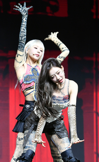 [포토] ‘퍼포먼스 펼치는 쥴리와 나띠’ 키스오브라이프