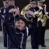 ‘천만 배우’ 이도현, 진해 군항제 떴다…싸이 안무에 강렬한 팬서비스 ‘눈길’