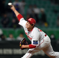 [포토] ‘8회초 책임진’ 이로운