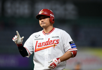 [포토] ‘3회말 안타출루’ 이지영