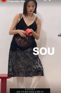 황보라, 시스루 입고 파격 ‘만삭 화보’..배 볼록 D라인 자랑