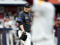 [포토] 역전허용 류현진 ‘쓴웃음만이...’