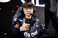 “‘제우스’ 깜짝 픽=베인 통했다” T1, 2세트도 DK 제압…전설 ‘페이커’ LCK 최초 5000어시스트 달성 [SS종로in]