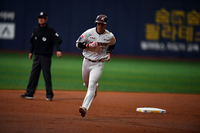 [포토] ‘어둠의 질주!’ 동점포 김혜성