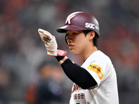 [포토] ‘8회말 안타출루’ 김혜성