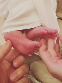 이다인, ♥이승기와 결혼 1주년 자축…아이 사진 최초 공개