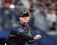 [포토] ‘김혜성 견제하는’ 한승혁