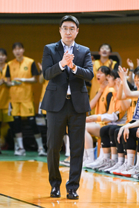 국민은행 김완수 감독과 2년 재계약, 세부 조건은 비공개