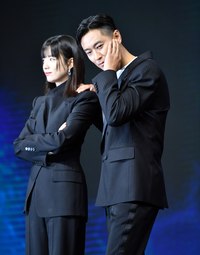 [포토]한효주와 경호원 주지훈