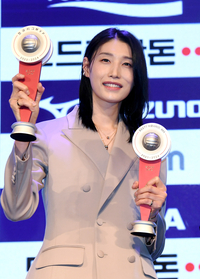 [포토]V리그 여자부 MVP 차지한 김연경