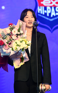 [포토]한국도로공사 김세빈, V리그 여자부 신인상