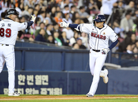 “아주 이상적이고 아름다운 스윙” 김재환 반등 상징하는 한 방 될 수 있다, 홈런왕 사령탑이 잘 안다 [SS잠실in]