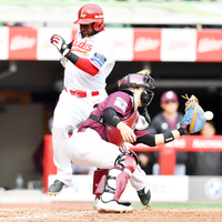 [포토]‘이지영 안타에 홈까지 대시한’ 에레디아