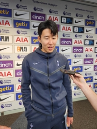 ‘亞최초 역사 또다시’ 손흥민, EPL 세번째 10-10 도전…‘레전드의 길’ 살라, 드로그바 기록 넘본다